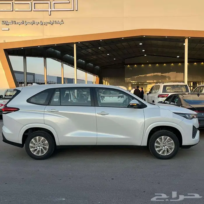 تويوتا انوفا بنزين GL 2026 سعودي 5