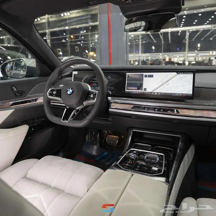 بي ام دبليو 735i 2026 13