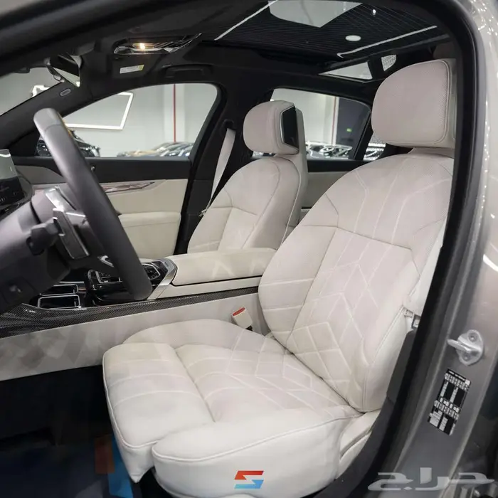 بي ام دبليو 735i 2026 9