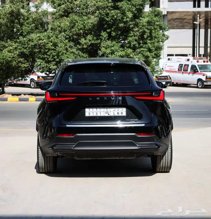 لكزس 2025 NX هايبرد 5