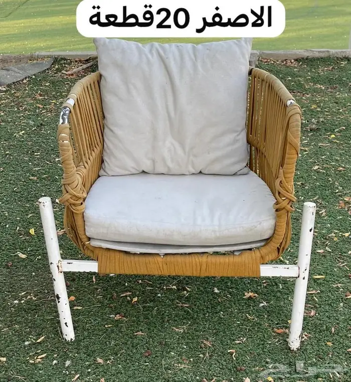 مكة المكرمة كراسي وطاولات حديد وخشب عدد 450 تقريبا 5