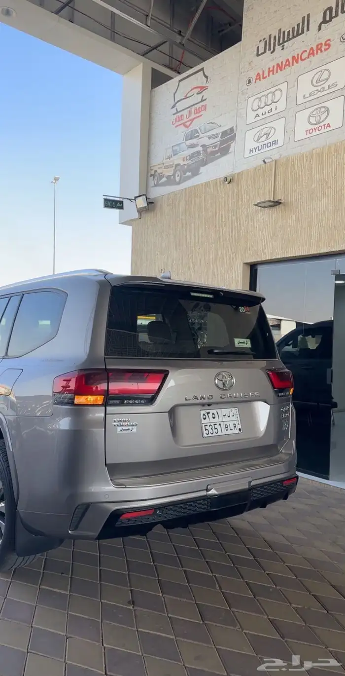 لاند كروزر 2024 32