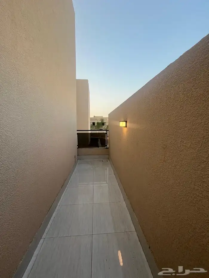 فلل فاخرة للبيع حي الملك فهد 3