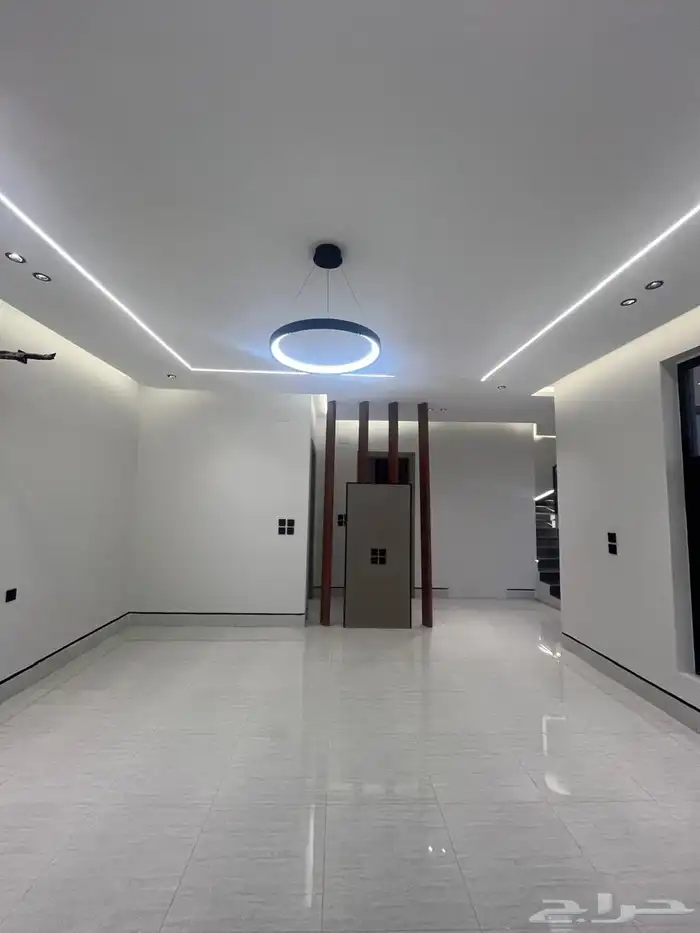 فلل فاخرة للبيع حي الملك فهد 8