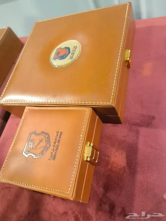 دروع تذكارية ومجسمات وهدايا فاخرة 14