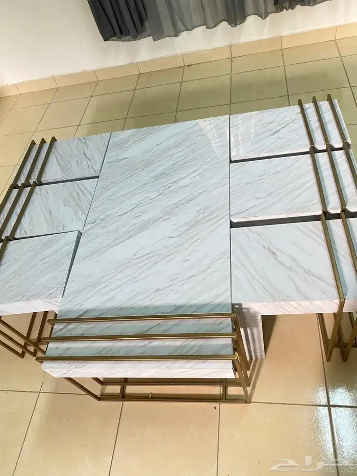 طاوله للبيع 0