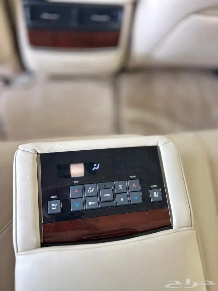 جيب لكزس2021 LX مخزن بلاك دشن عداد 35 الف كيلو 19