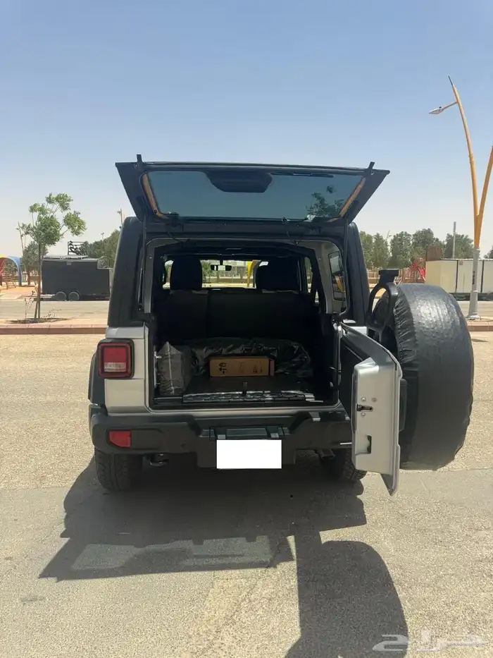 جيب رانجلر سبورت 2023 فل ممشى 18 ألف على السوم 5