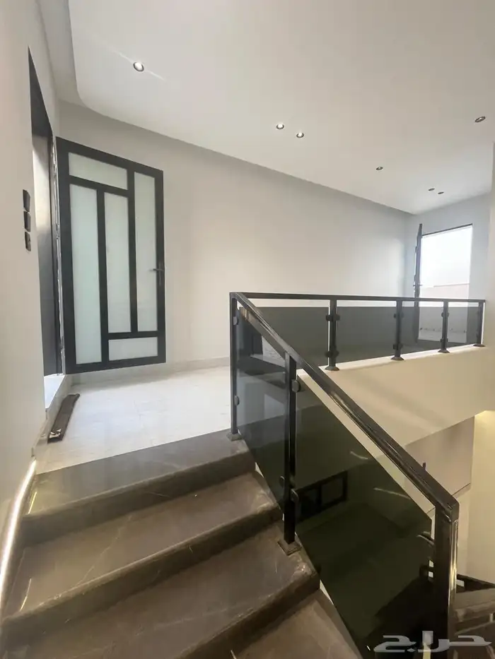 فلل فاخرة للبيع حي الملك فهد 23