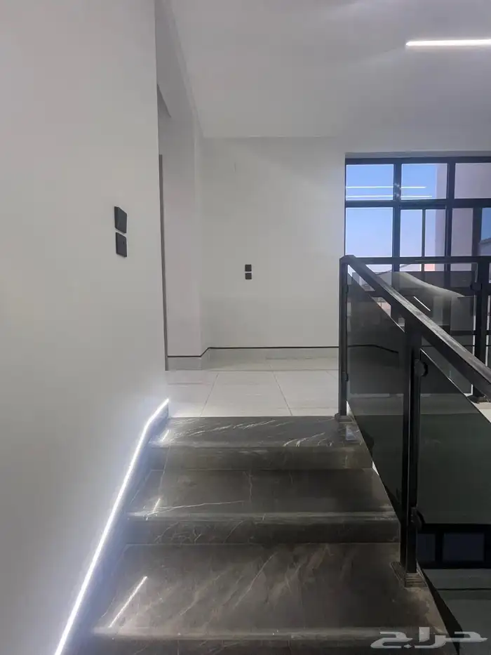 فلل فاخرة للبيع حي الملك فهد 12