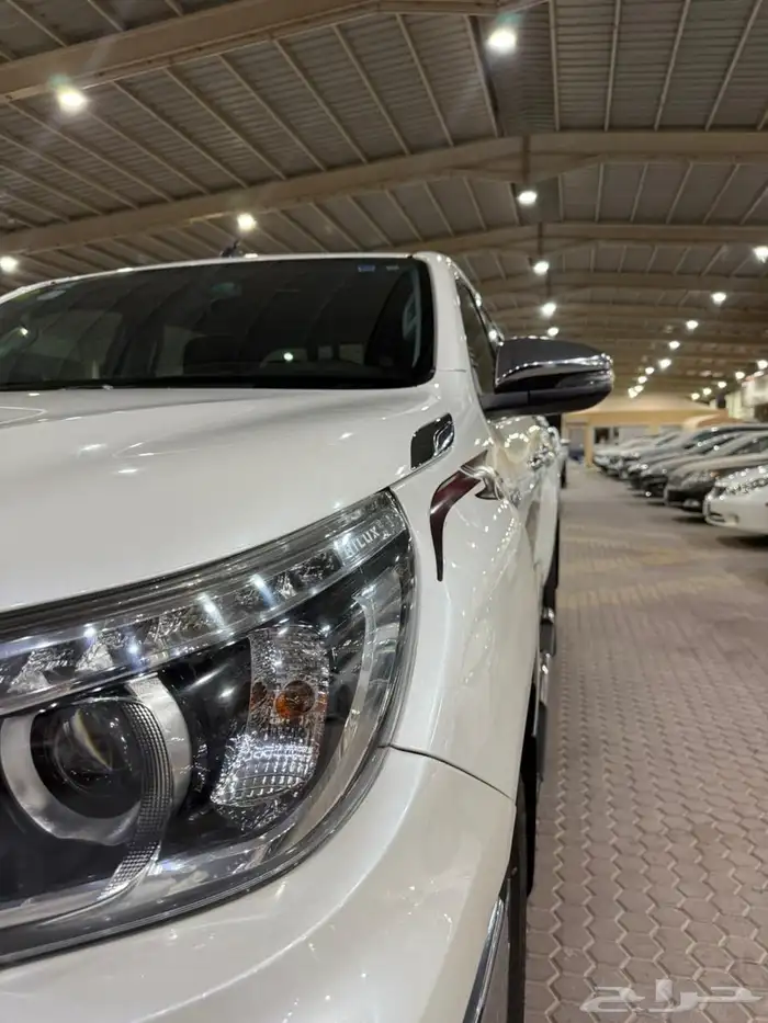 تويوتا هايلكس بنزين مخزنن 5