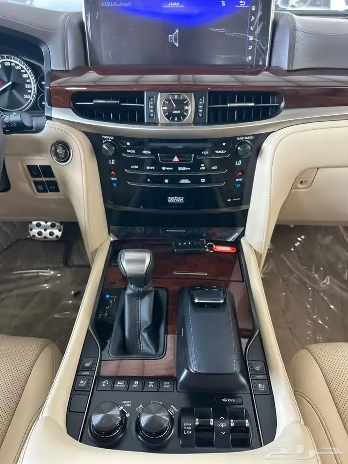 جيب لكزس2021 LX مخزن بلاك دشن عداد 35 الف كيلو 25