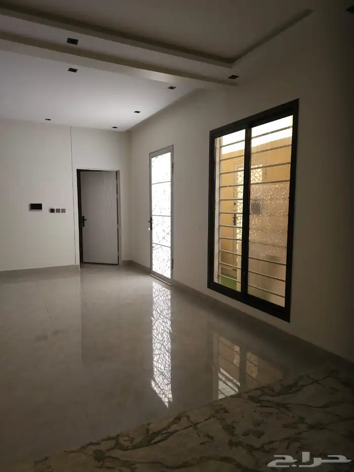 للاجار فيلا دبلوكس زاوية في حي بدر 7