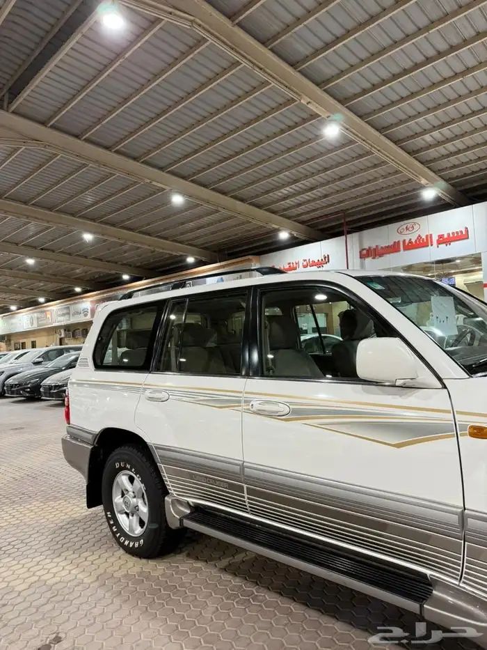 تويوتا VX-R مخززن 6