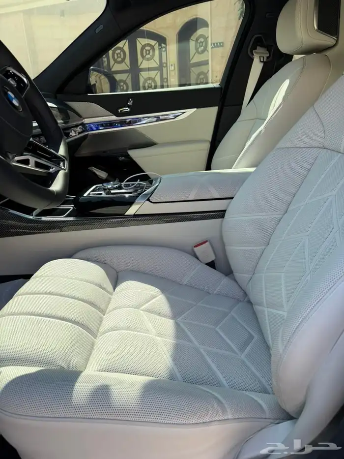 بي ام دبليو 735 2026 M-kit كامل المواصفات تحت الضمان وصيانه 17