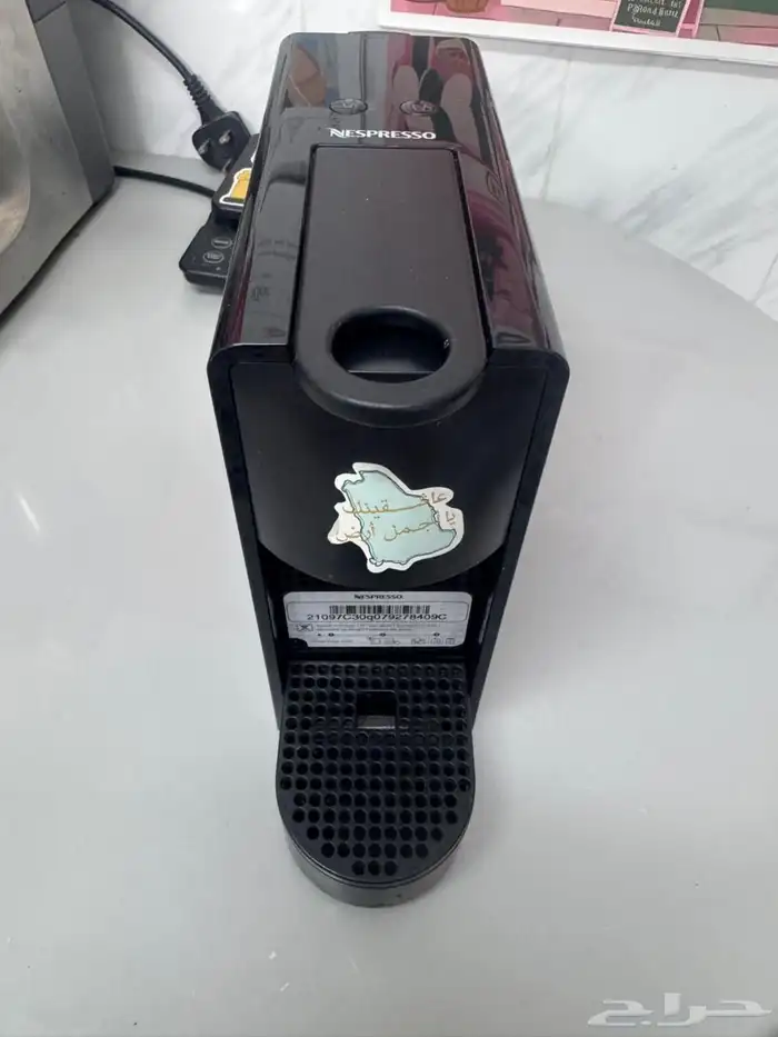 ما كينة نسبريسو كبسولات استخدام خفيف مطلوب 300 بحالة جيده 0