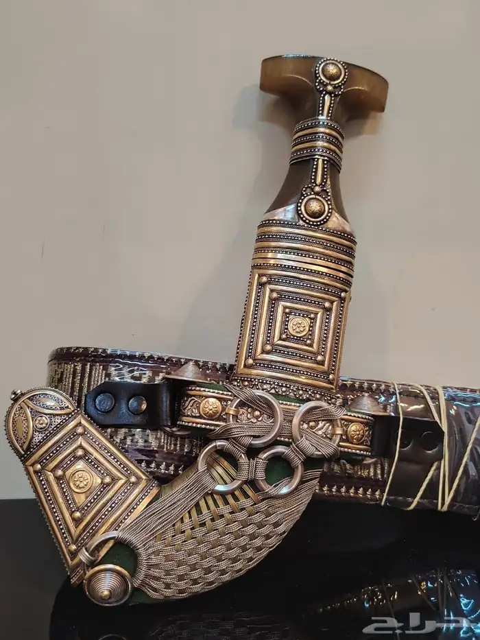 خنجر زراف مذهب عيار 21 قاطع وصف 1