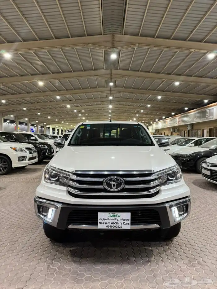 تويوتا هايلكس بنزين مخزنن 0