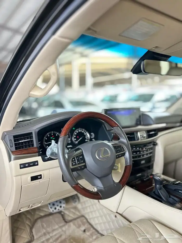 جيب لكزس2021 LX مخزن بلاك دشن عداد 35 الف كيلو 16