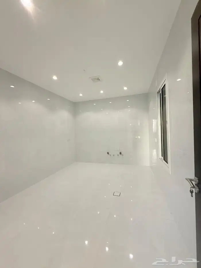 شقة للبيع دور ثاني ممتازة 21