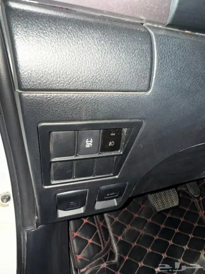 تويوتا هايلكس بنزين مخزنن 25