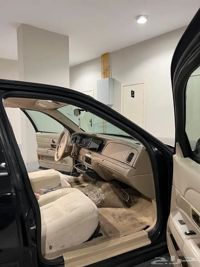 فورد فكتوريا بوليسي 2009 24