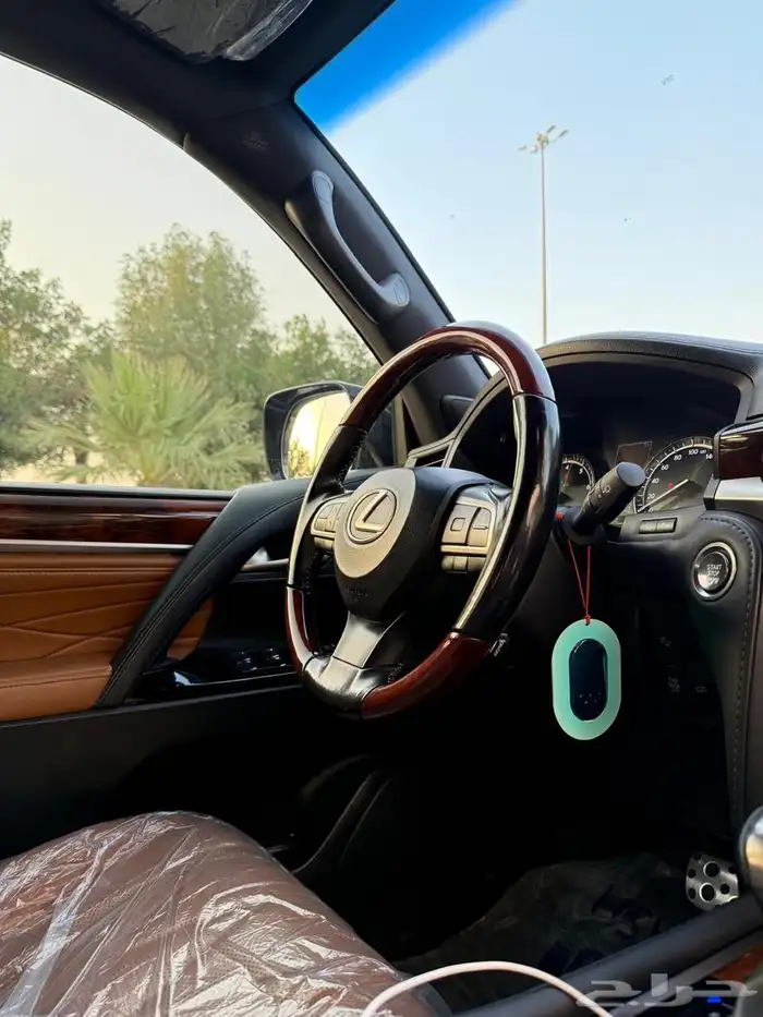 جيب لكزس بلاك ايديشن 2021 19