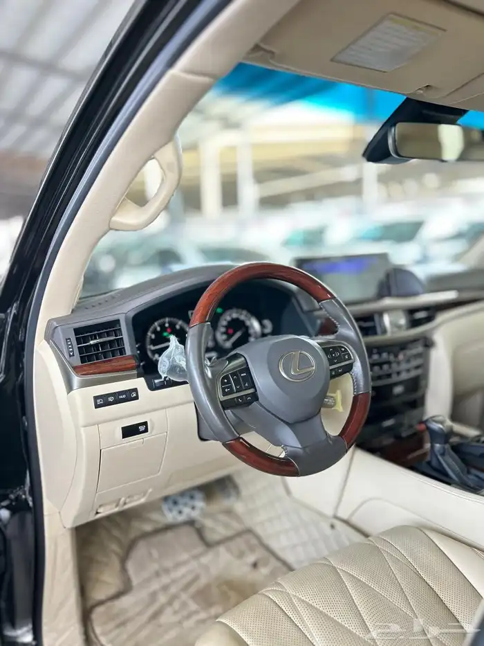 جيب لكزس2021 LX مخزن بلاك دشن عداد 35 الف كيلو 11
