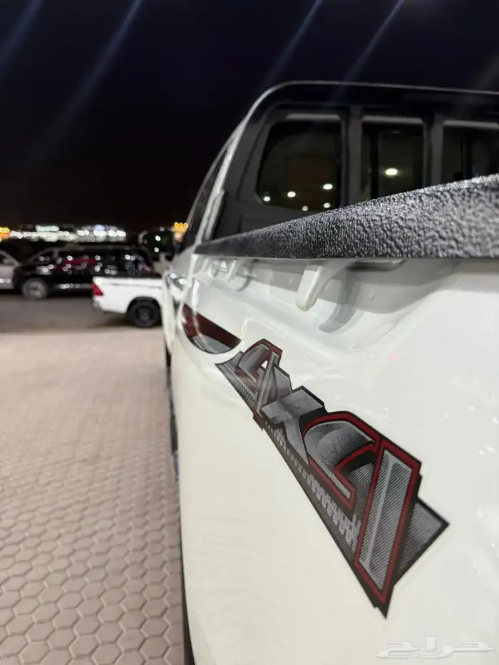 تويوتا هايلكس بنزين مخزنن 11