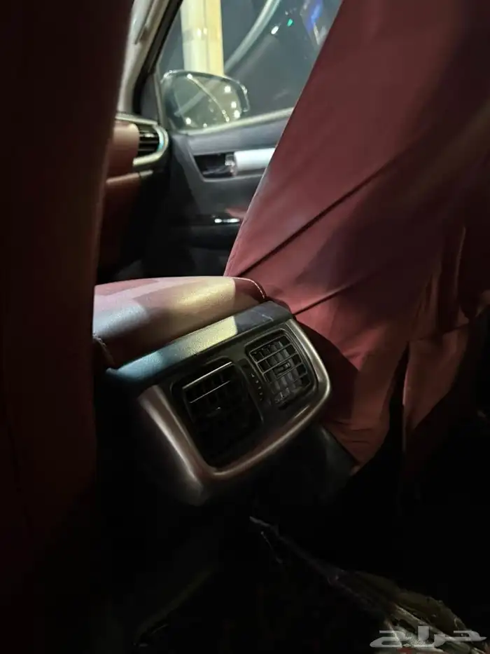 تويوتا هايلكس بنزين مخزنن 39