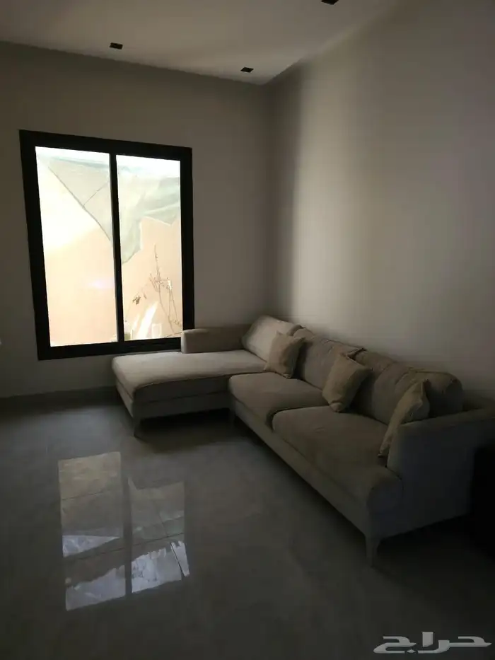 للاجار فيلا دبلوكس زاوية في حي بدر 2