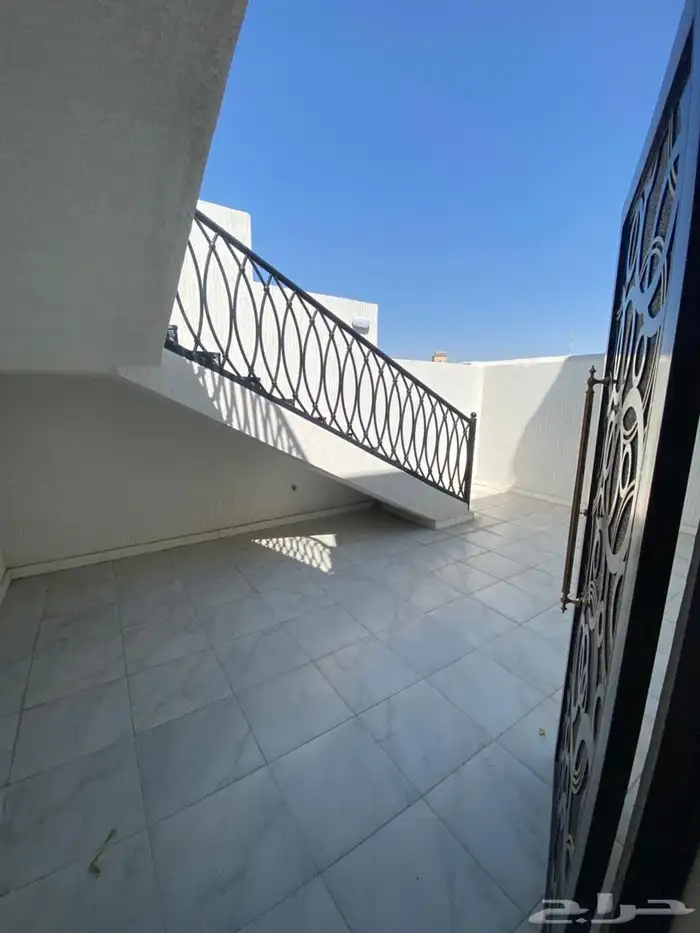 للبيع روف علوى مع ملحق مداخل مستقله من 620 الف خلف الالمانى 19