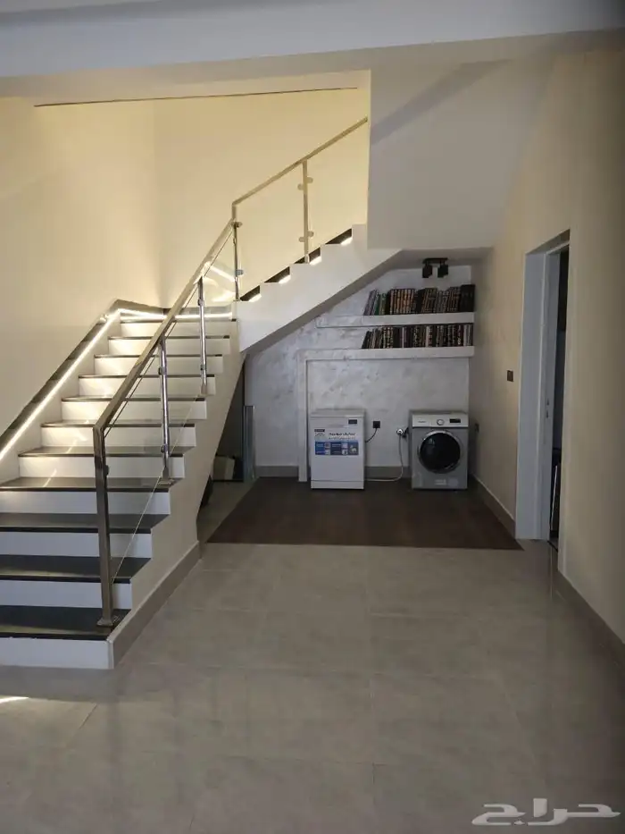 للاجار فيلا دبلوكس زاوية في حي بدر 4