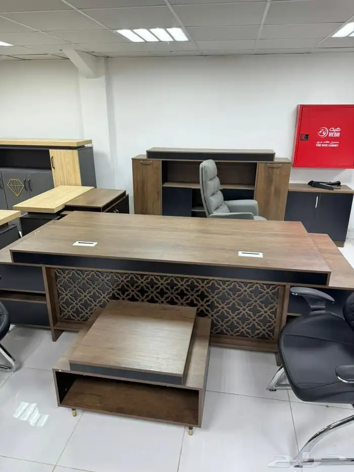 طقم مكتب فخم جلد بيج فاخره و مكاتب مدير مودرن شكل جديد وصل 41