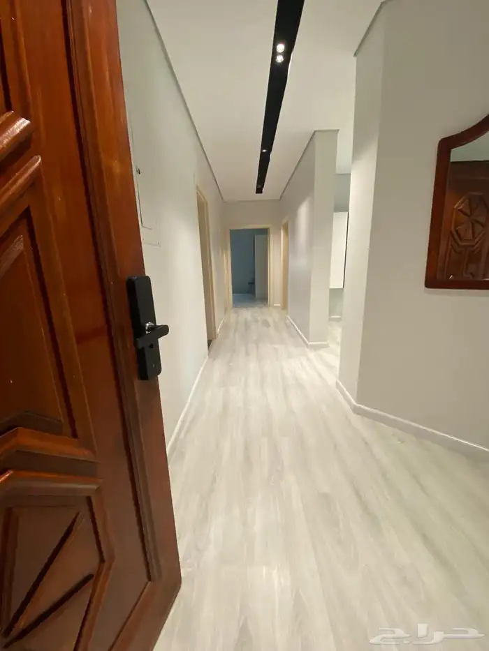 شقة مؤثثة بالكامل بديكور عصري وراقي للإيجار 1