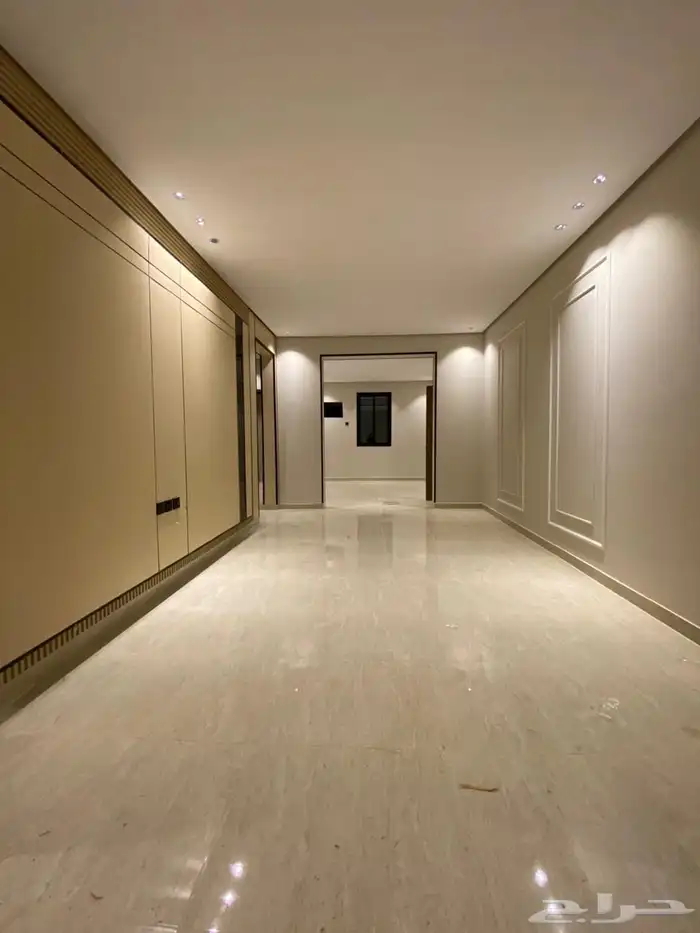 ادوار فاخرة بمساحه واسعه وسطوح مستقل بحى المطار 14