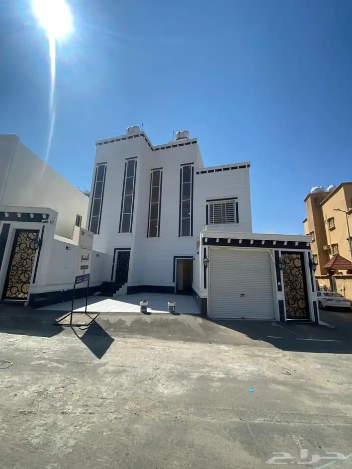 للبيع روف علوى مع ملحق مداخل مستقله من 620 الف خلف الالمانى 0