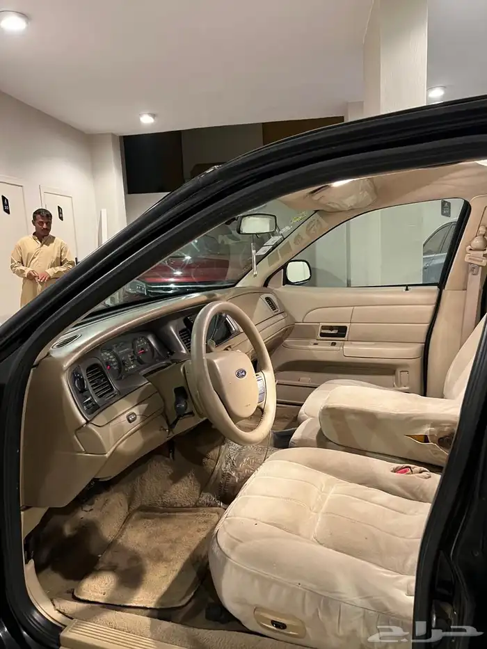 فورد فكتوريا بوليسي 2009 21