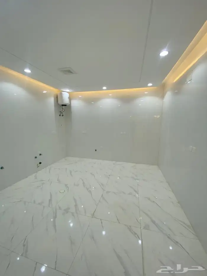 للبيع روف علوى مع ملحق مداخل مستقله من 620 الف خلف الالمانى 13