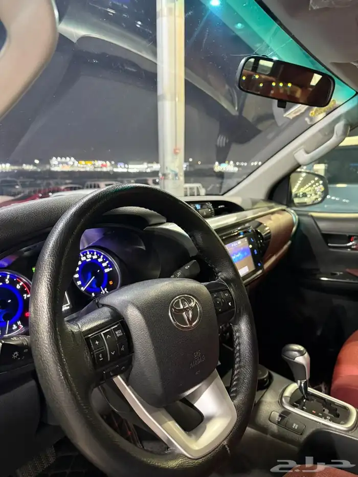 تويوتا هايلكس بنزين مخزنن 18