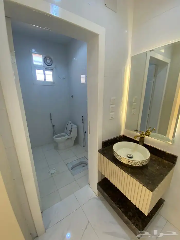 للبيع روف علوى مع ملحق مداخل مستقله من 620 الف خلف الالمانى 12