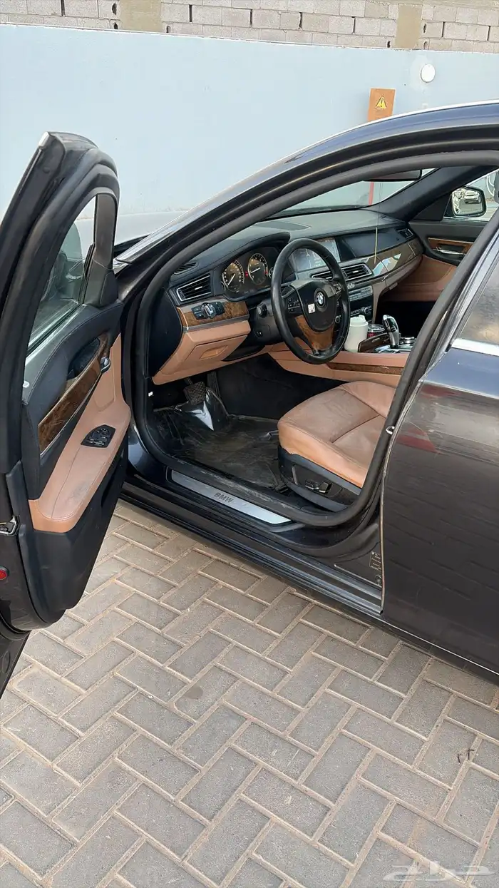 سيارة بي ام دبليو BMW موديل 2011 7
