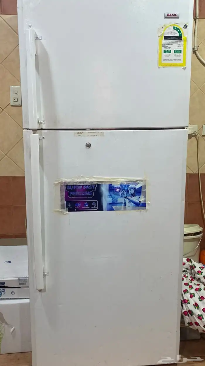 اثاث مستخدم عندي ثلاجه و فرن للبيع 0