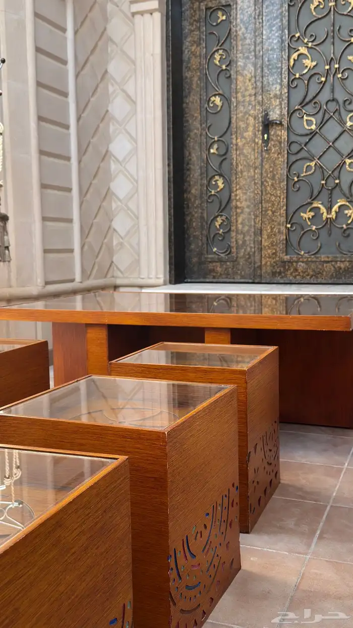 طاولة ضيافة مجالس كبيرة مع طاولات تقديم صغيرة 9