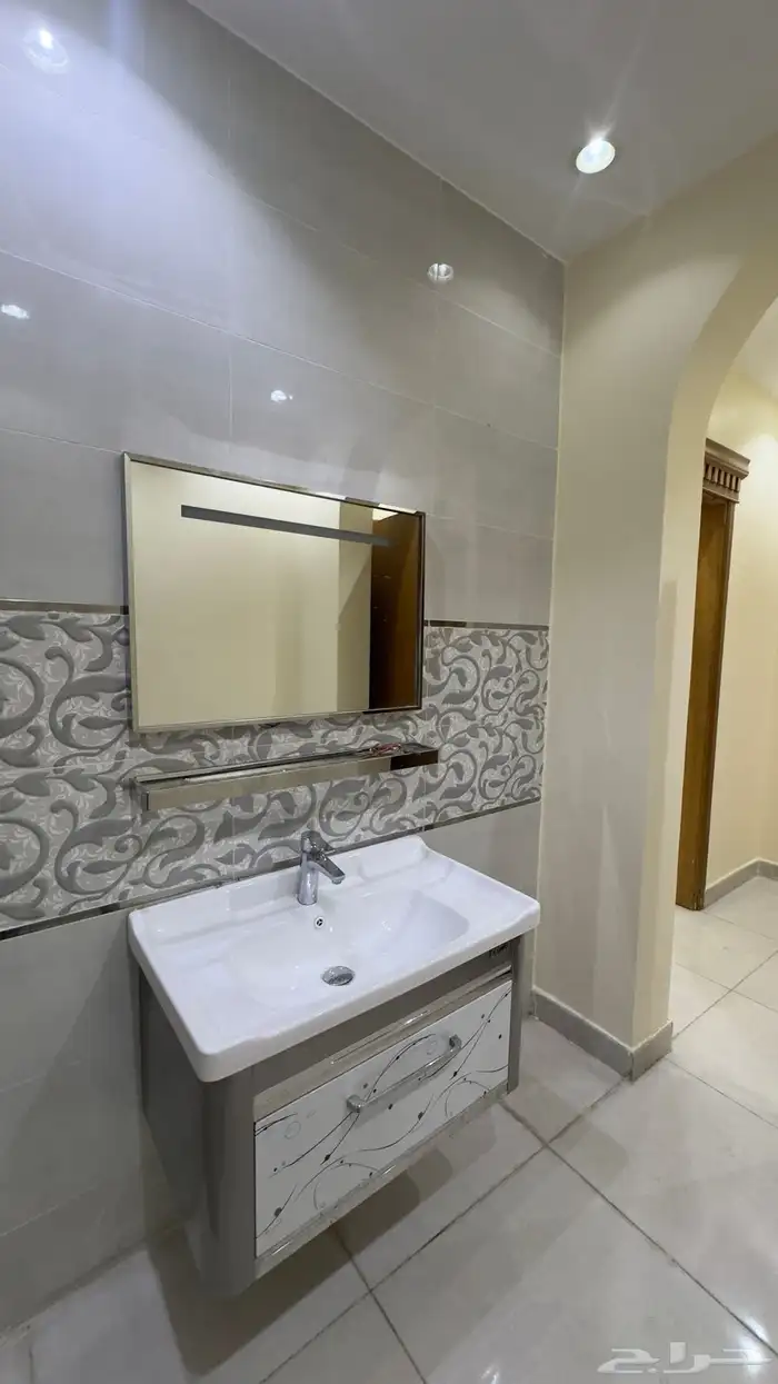 شقة للاجار حي الفضيلة 16