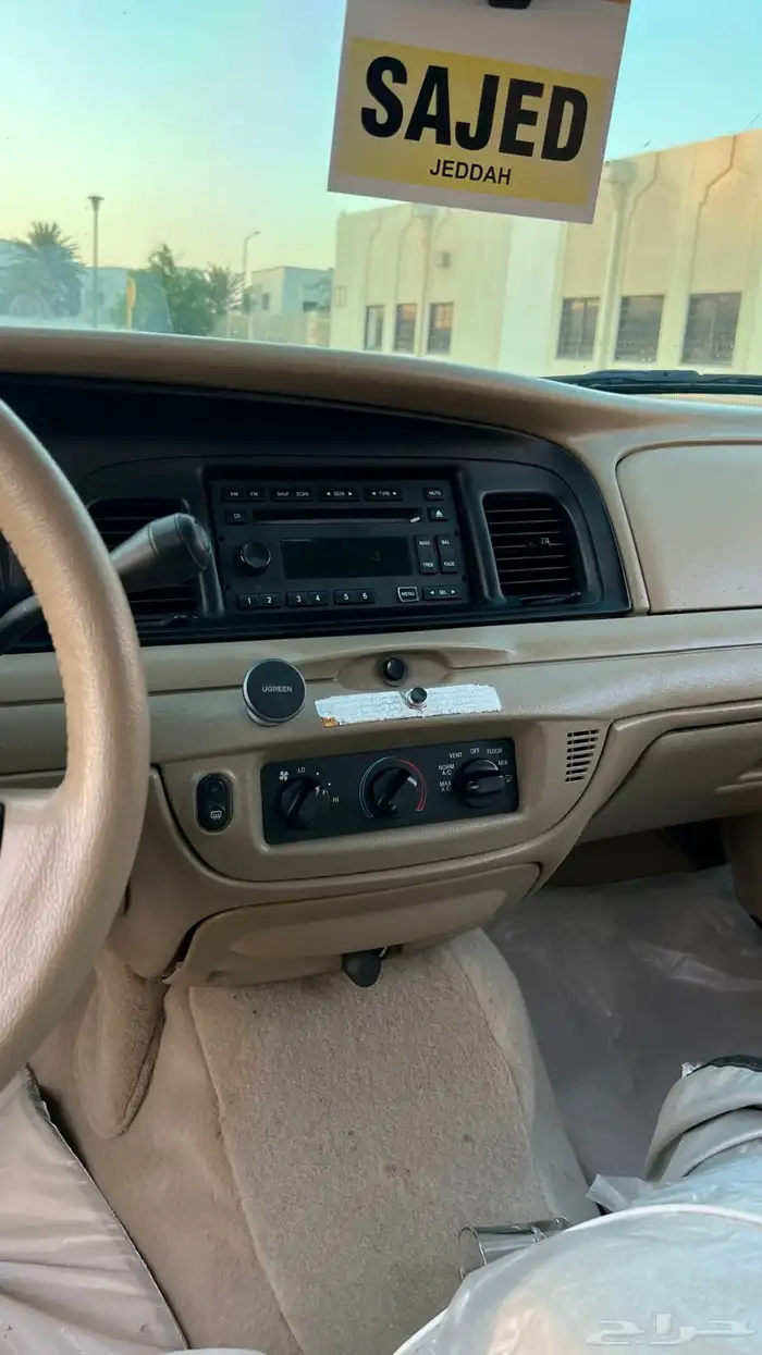 فورد كراون فكتوريا 2011 14