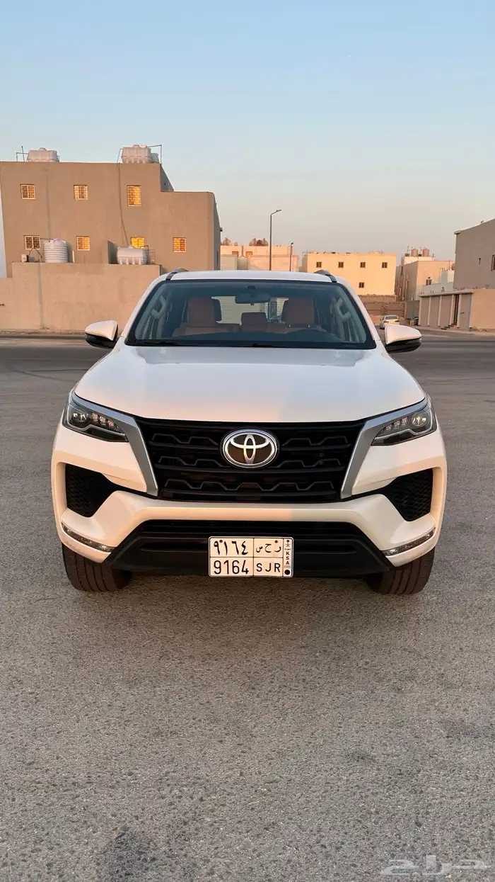 فورتشنر مديل 2022 - 4 سلندر - دبل 0