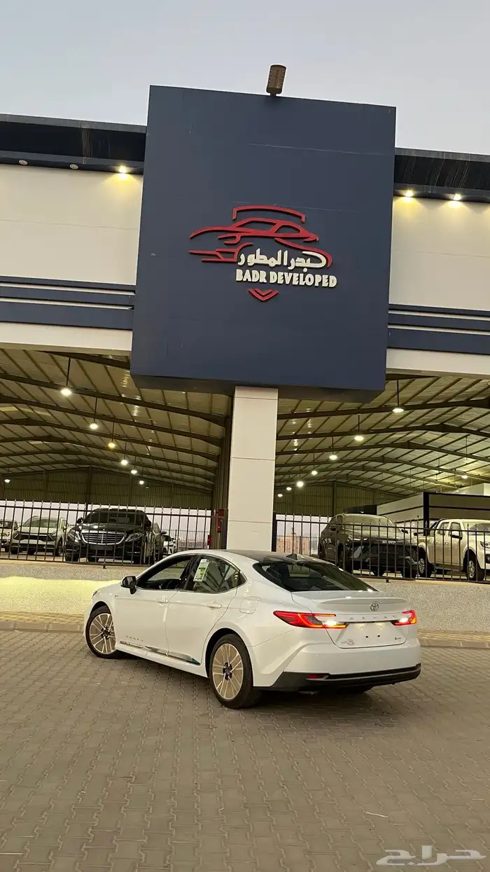 تويوتا كامري LE 4
