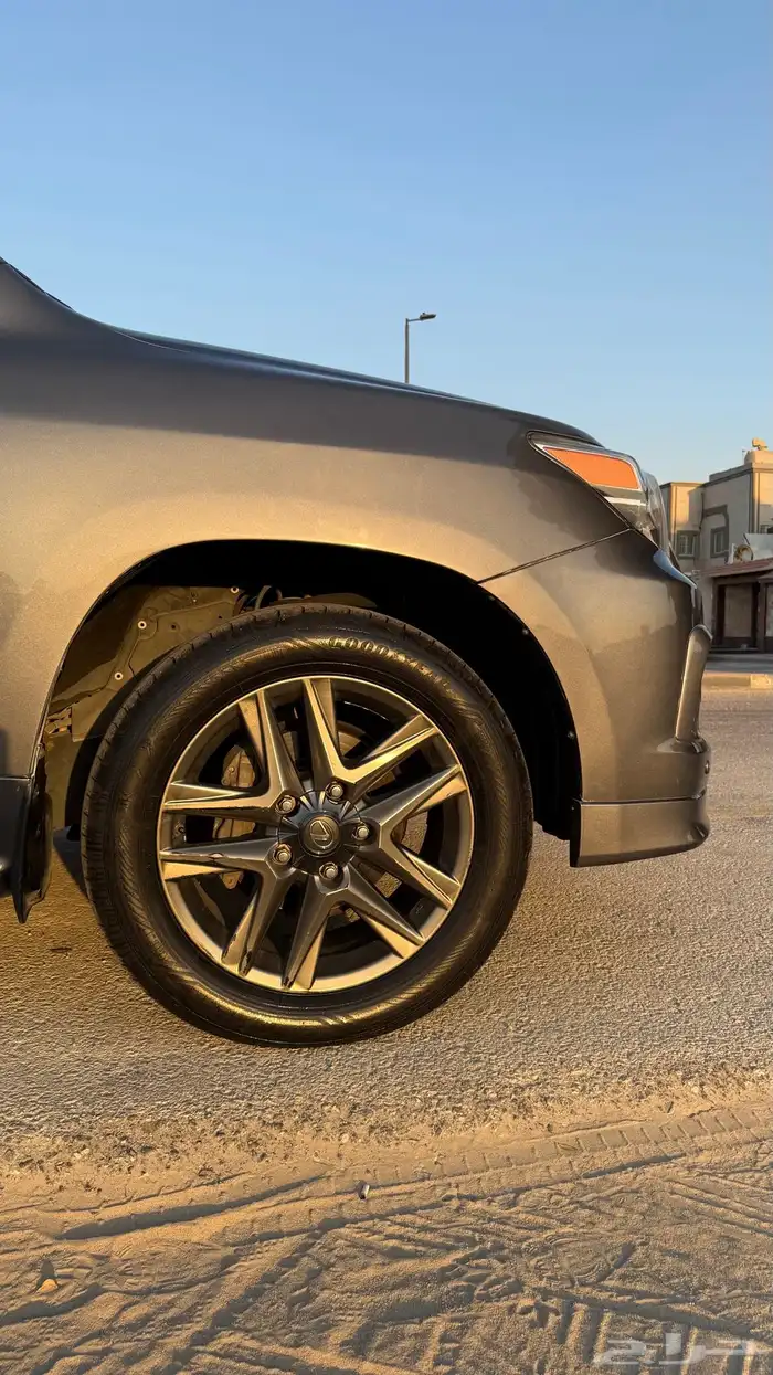 للبيع جيب لكزس LX570 2014 فل كامل 46