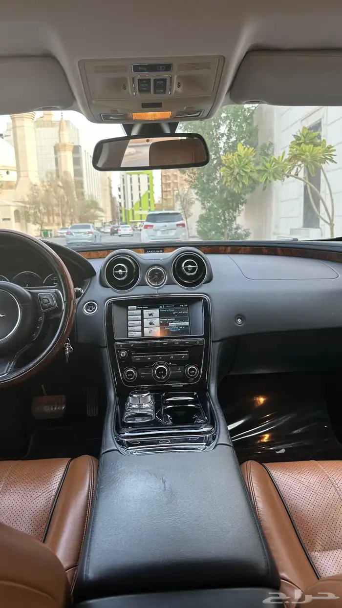 جاكوار XJL 2014 نظيف 10